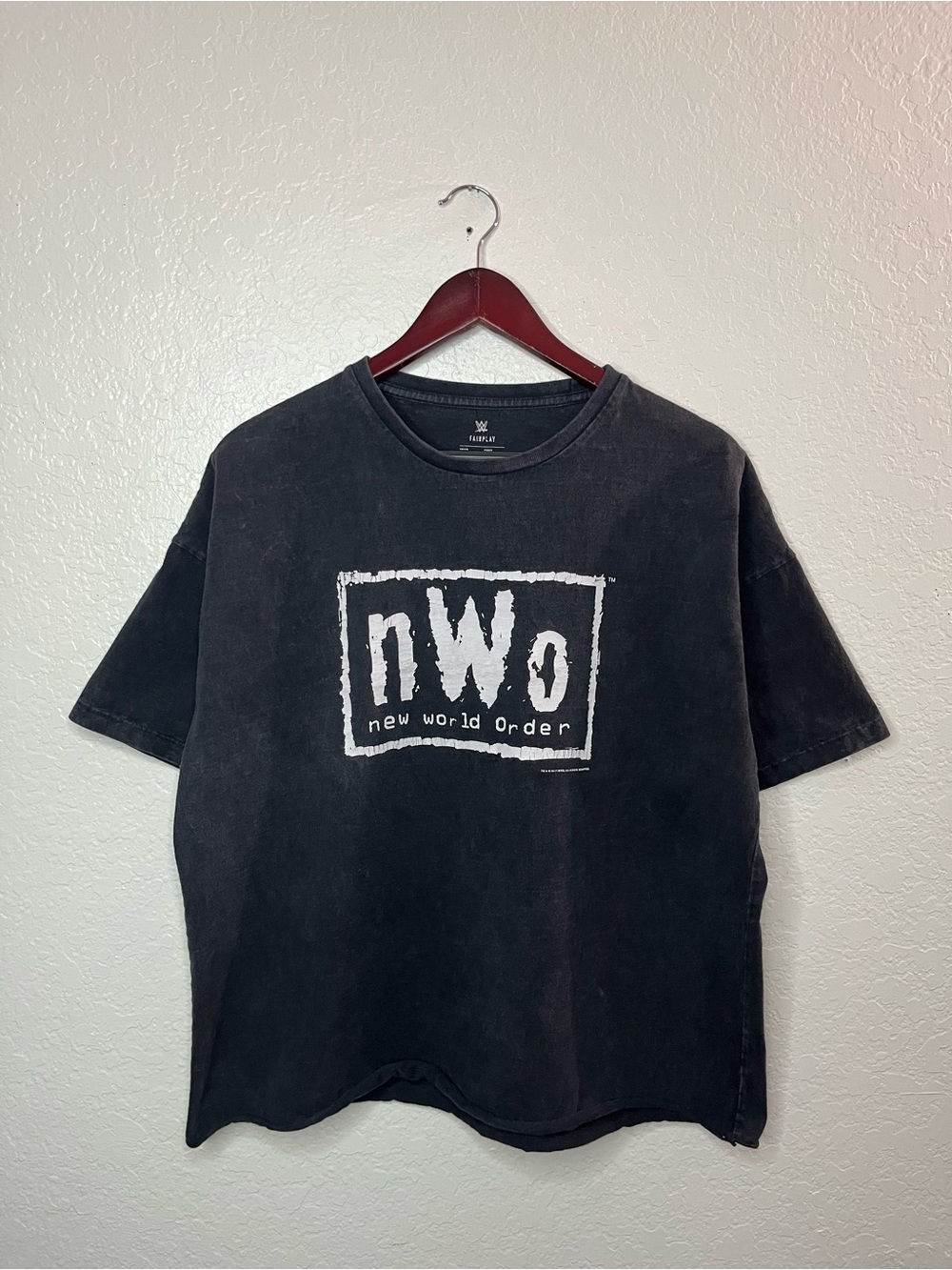 WWE nWo Custom Cropped Graphic Tee Size Large